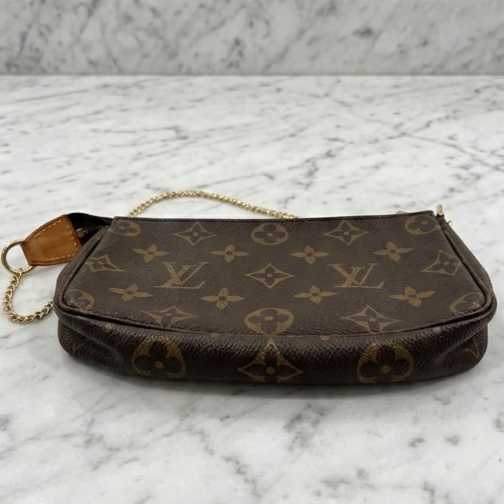 Louis Vuitton Mini Pochette Accessoires
Monogram Canvas Vintage 2002 ✨ - Picture 8 of 11